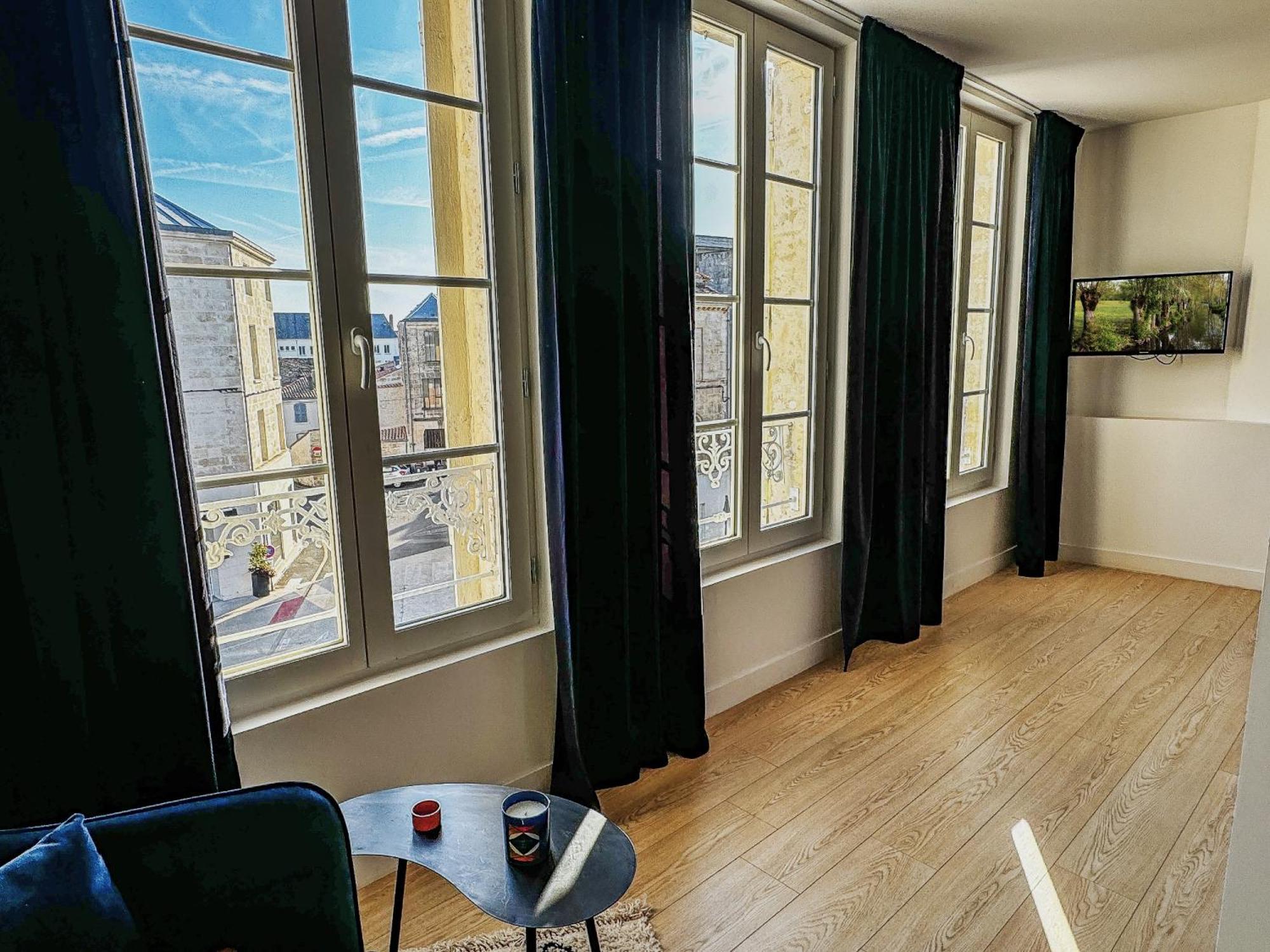Cozy Niort Apartment ภายนอก รูปภาพ
